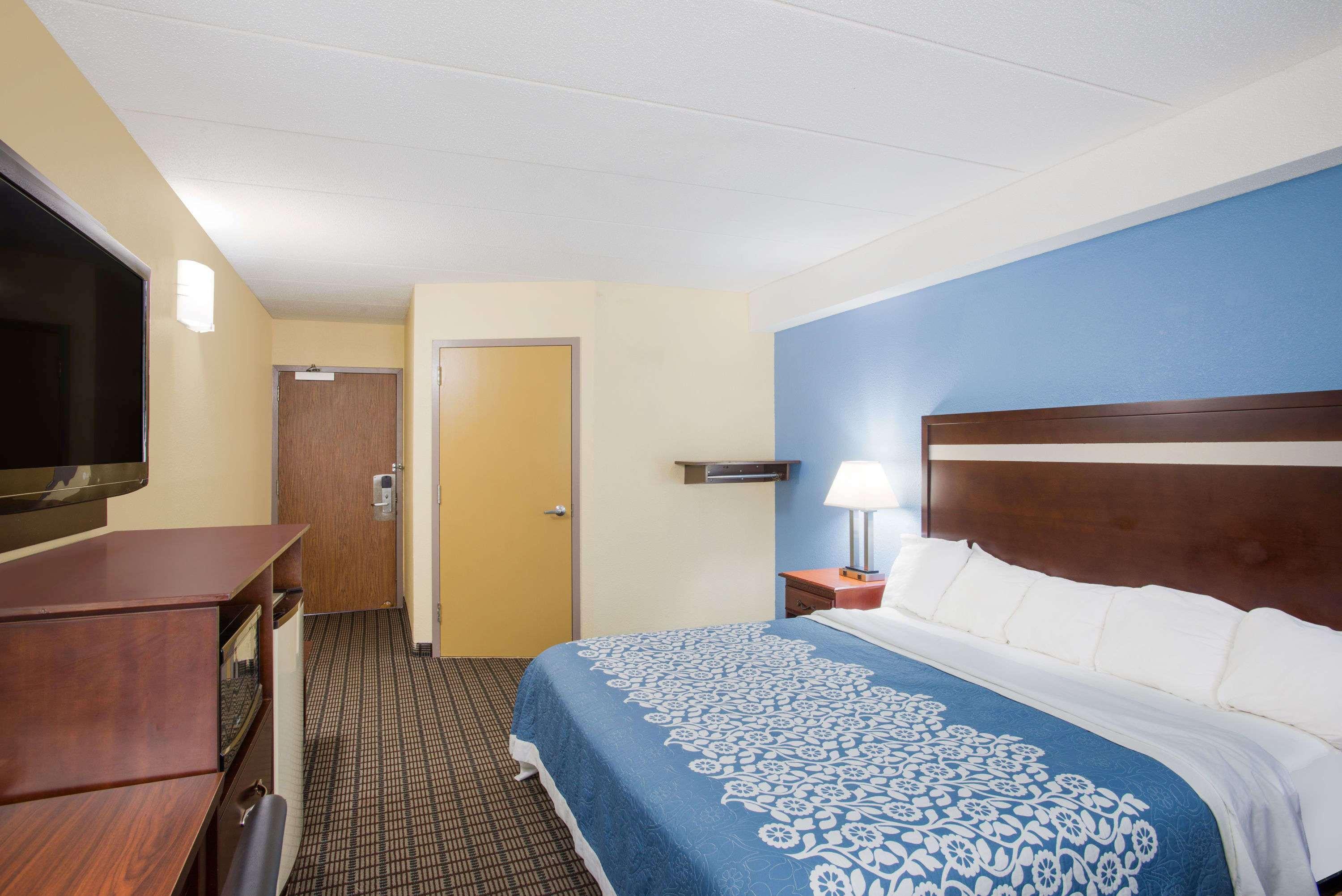 Days Inn By Wyndham New Haven Εξωτερικό φωτογραφία