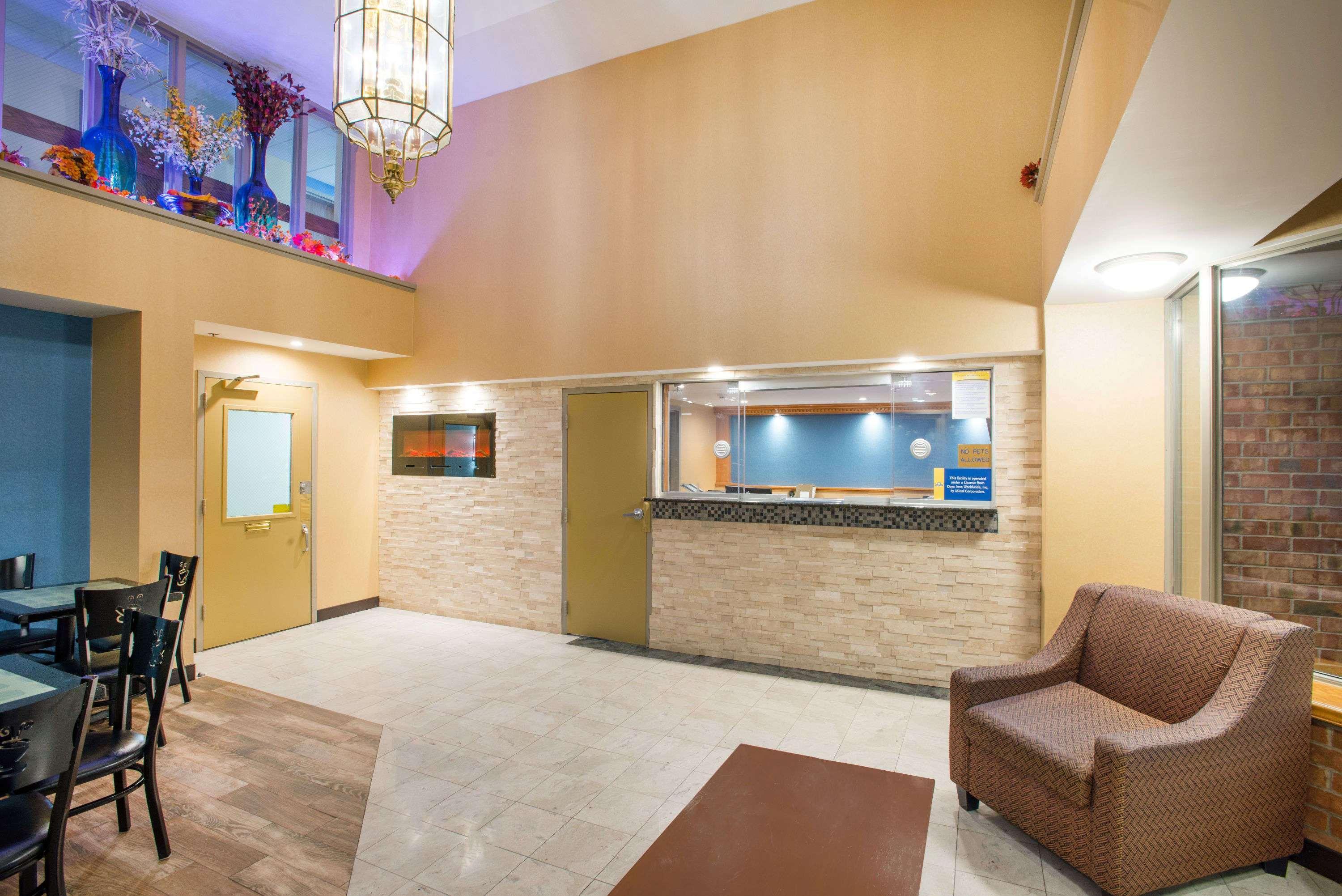 Days Inn By Wyndham New Haven Εξωτερικό φωτογραφία